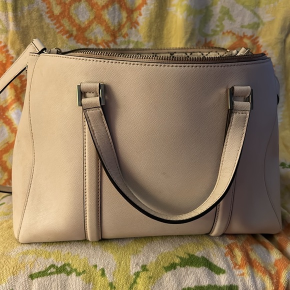 Kate Spade 3 pocket handbag with shoulder strap - Picture 4 of 8